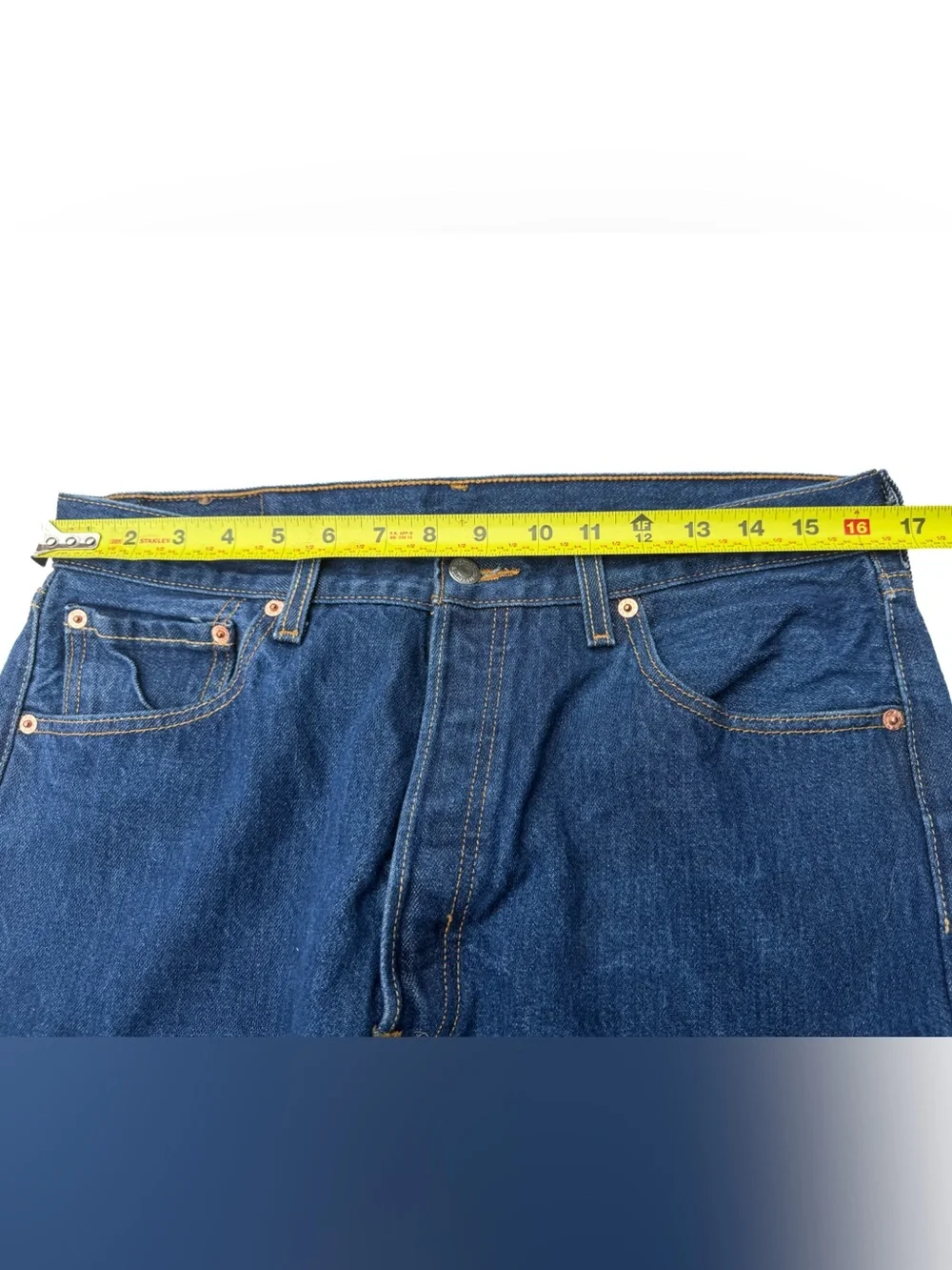 Levi's 501 Original Fit Button Fly Jeans Like New Medium Wash 35x33 Men’s Denim